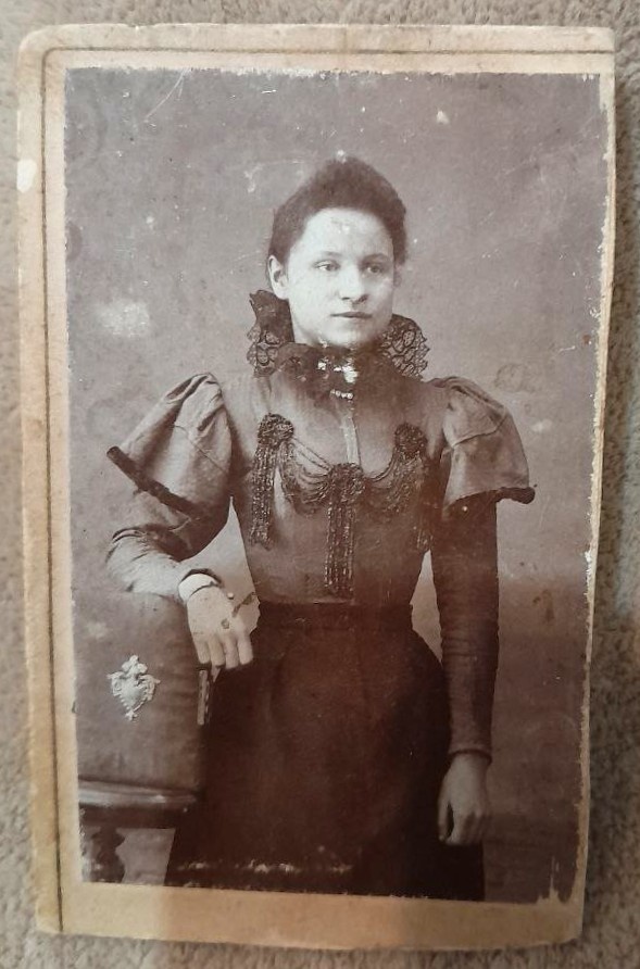 Мария Степановна в возрасте 19 лет