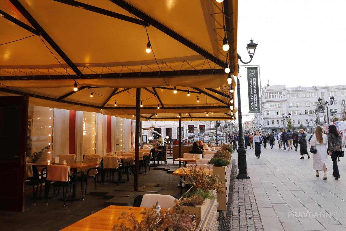    Популярность доставки еды также оказывает давление на традиционные рестораны