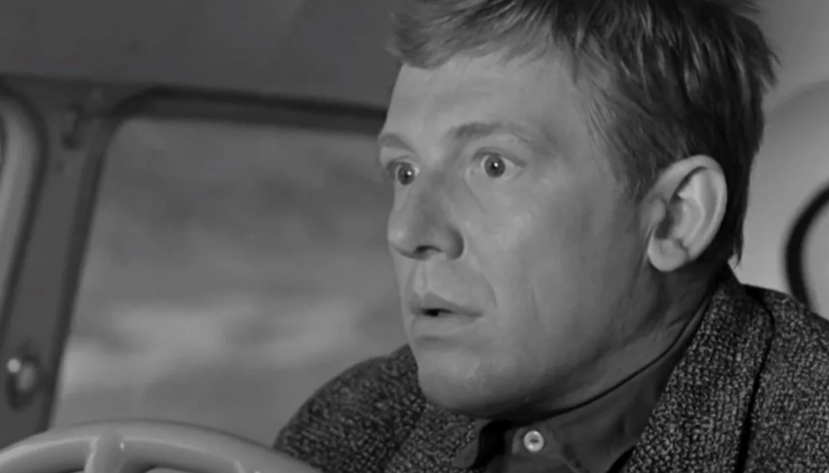 Кадр из фильма «Берегись автомобиля»