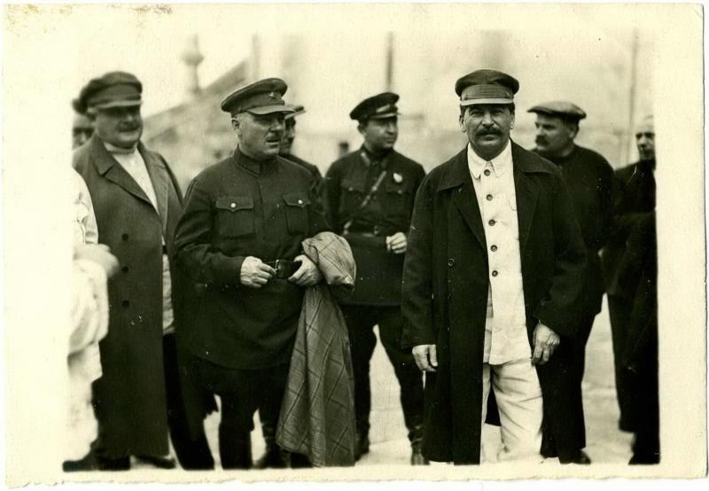 Иосиф Сталин и Климент Ворошилов, 1934 год. фото из ria.ru