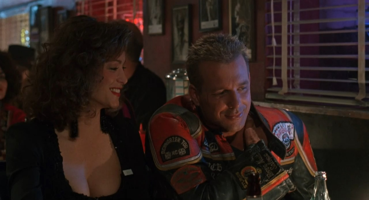 Кадр из «Харли Дэвидсон и Ковбой Мальборо»