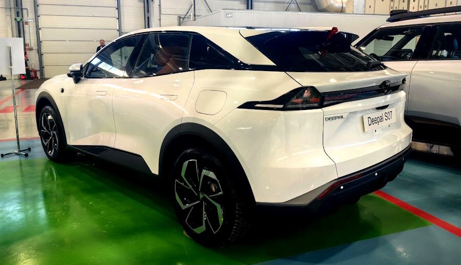 Кроссоверы Deepal калининградской сборки (фото — Российская Газета)