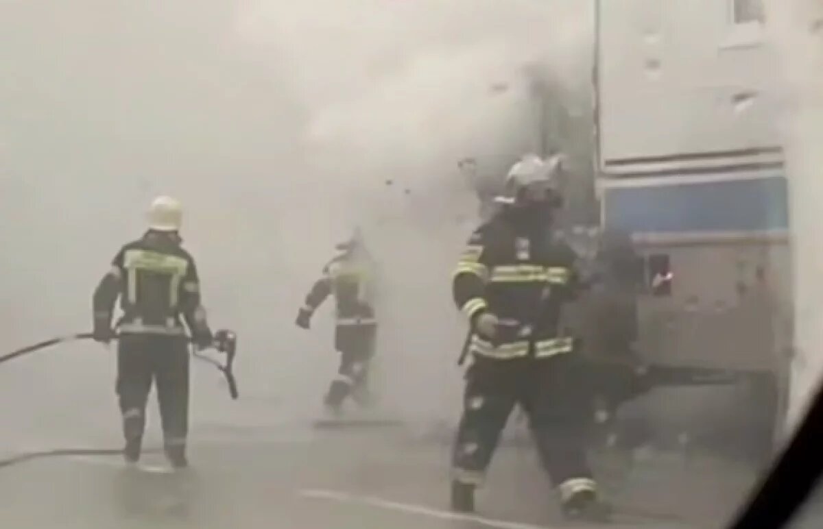    Пылающая фура у рынка «Русь» попала на видео в Волгограде