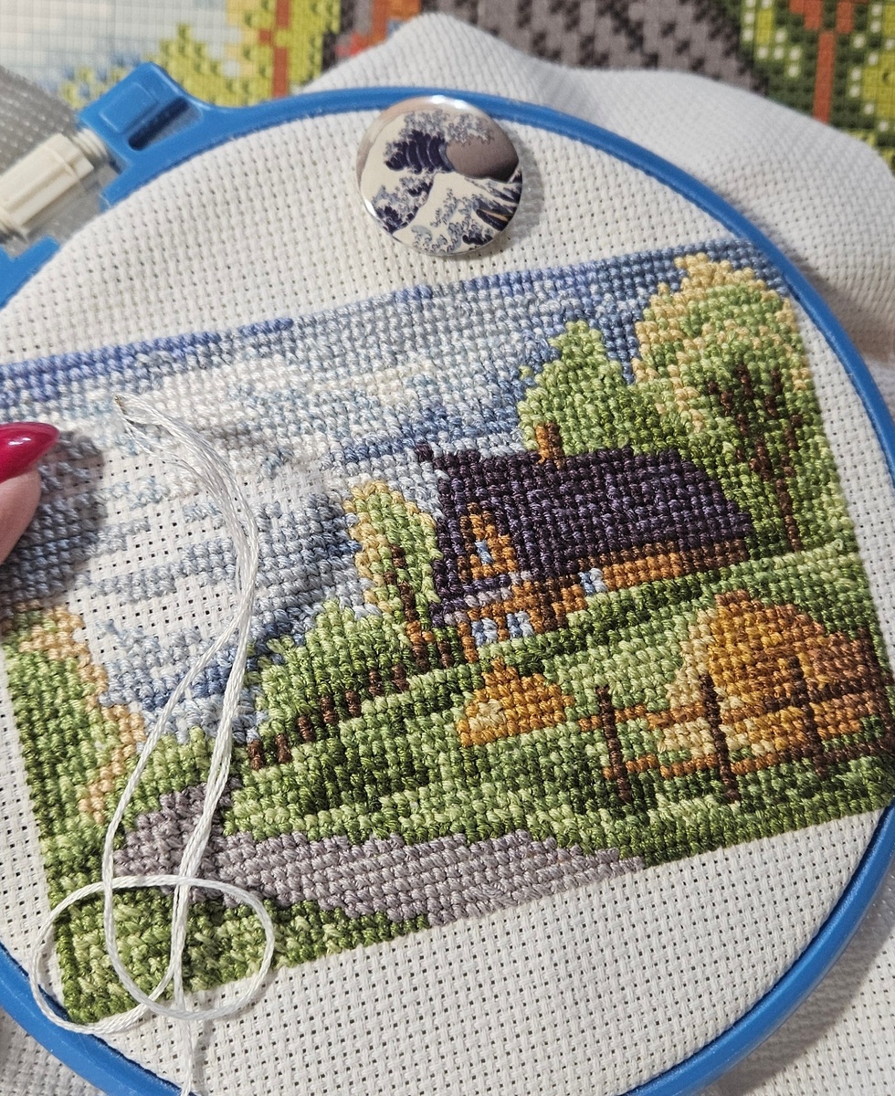 вышивка домик. почти закончена