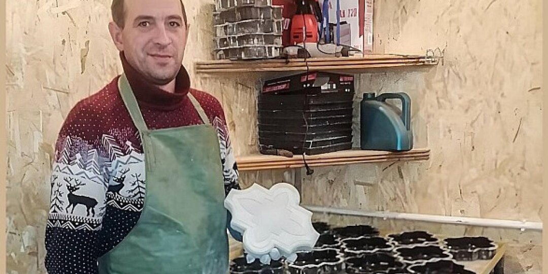 Житель Мезенского округа открыл производство тротуарной плитки благодаря соцконтракту