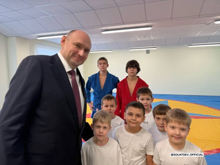    Губернатор Евгений Солнцев посетил обновлённые школы Орска Оренбуржье