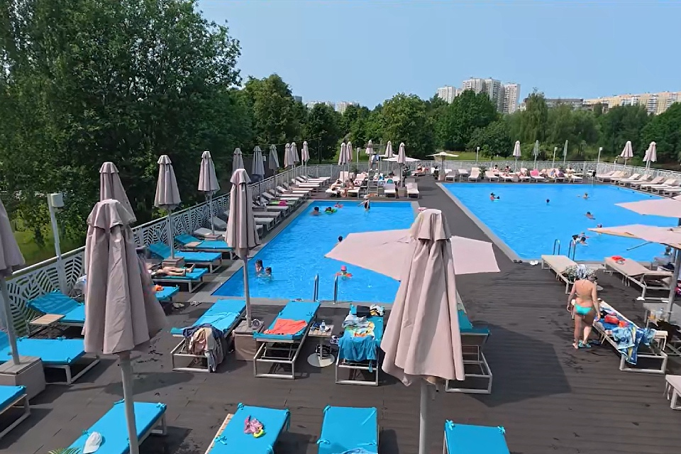 Источник: https://www.kp.ru/afisha/msk/obzory/moj-gorod/luchshie-basseiny-pod-otkrytym-nebom-v-moskve/?_thumbnail_id=223395