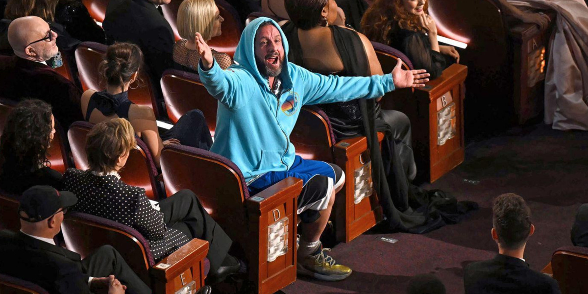 Через год самые дорогие наряды Оскара будут измеряться не только в каратах. Цена будет складываться из нанотехнологий, часов работы нейросети и крошечного кусочка ткани, которого больше нет нигде во Вселенной. Готовы к новой роскоши?