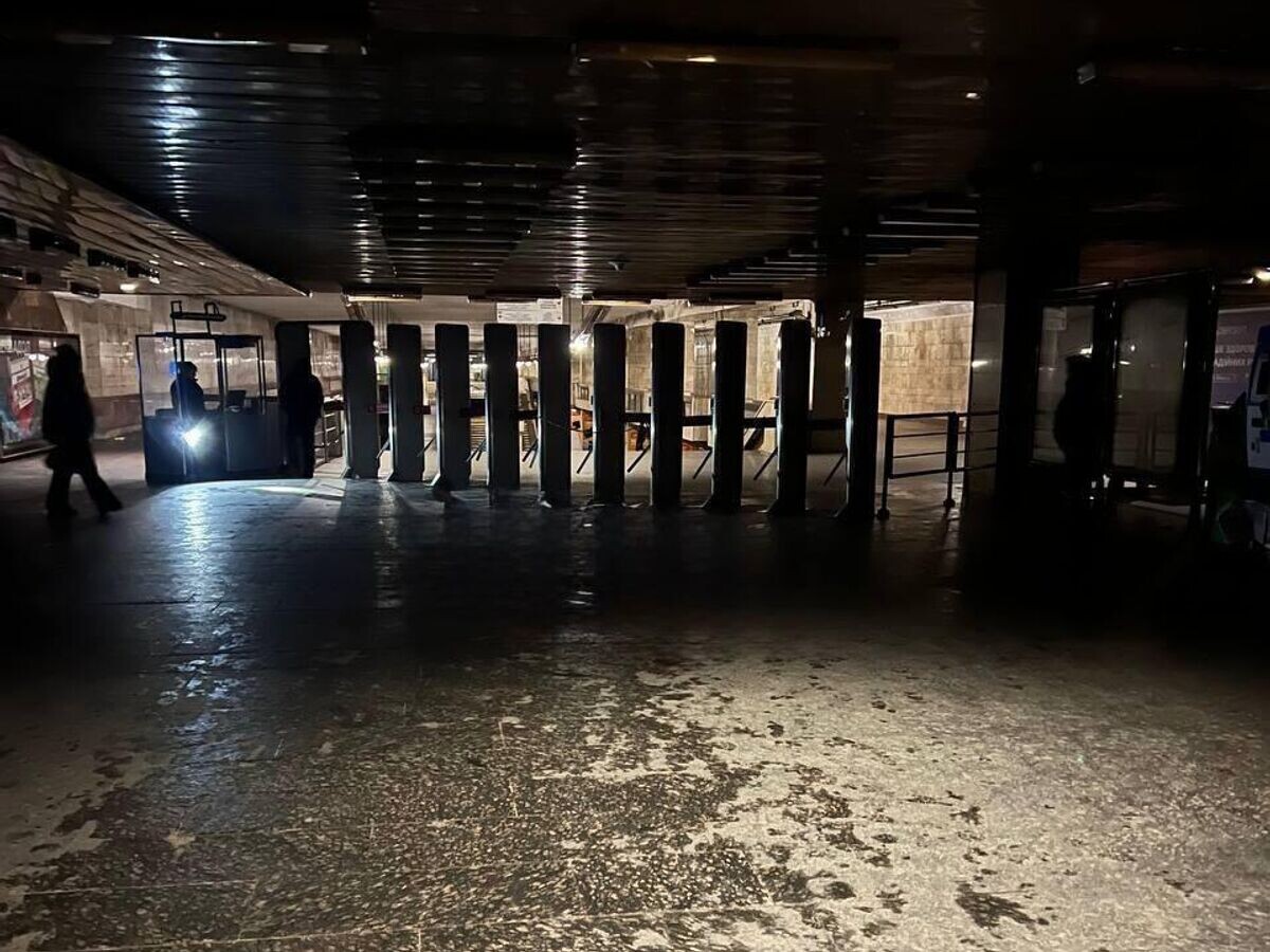    Обстановка в метро на фоне отключения электричества на Украине | © Фото : соцсети