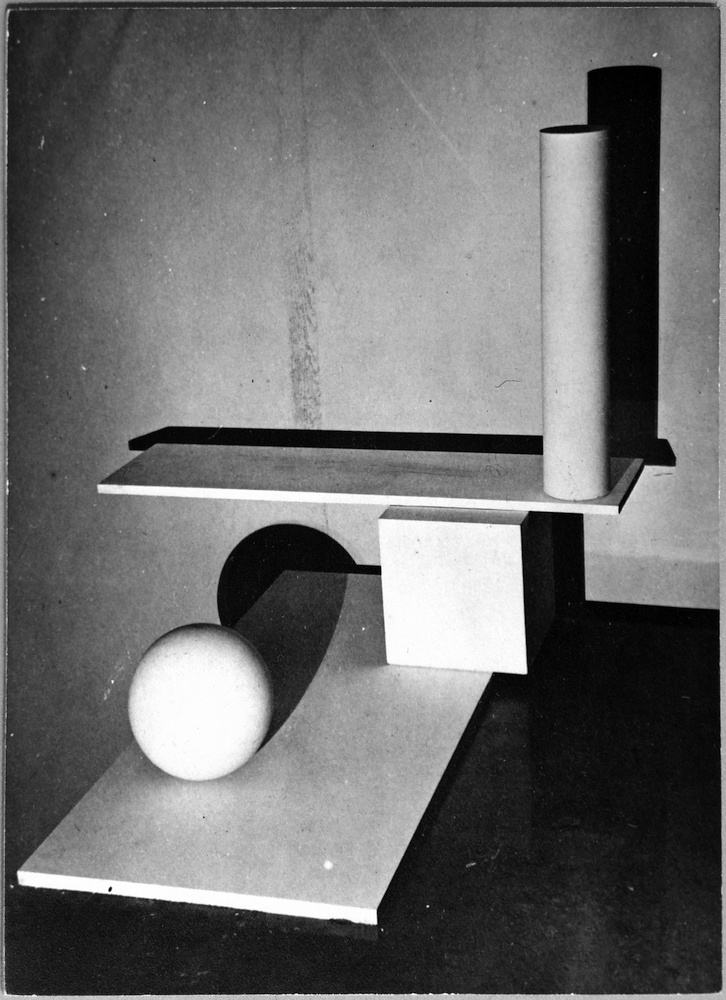 Работа, сделанная на воркшопе дизайнера Йоста Шмидта в школе Баухаус