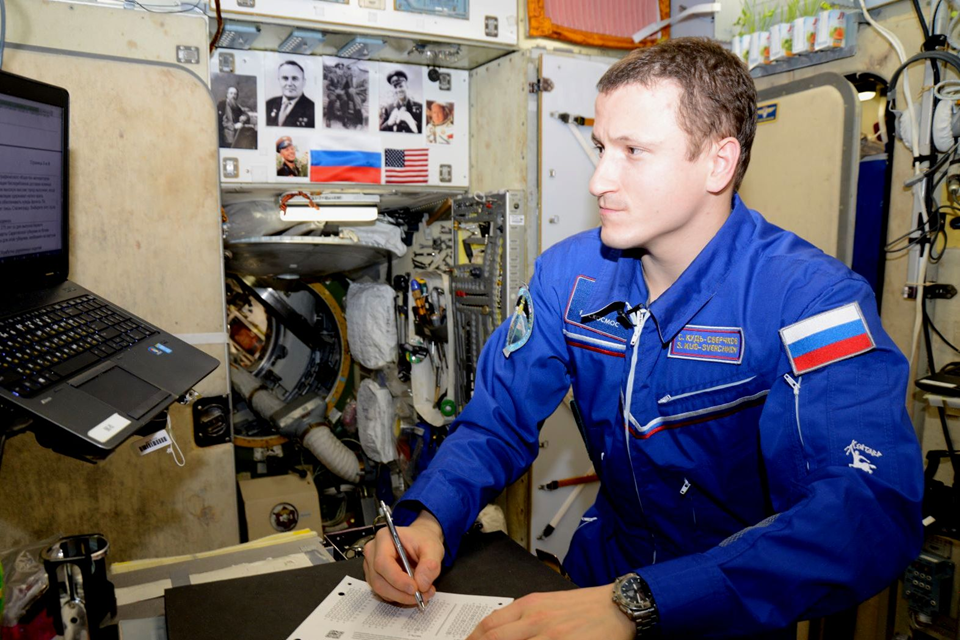 Сергей Кудь-Сверчков на МКС. Фото: Роскосмос