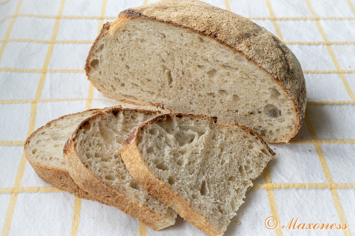 Пшеничный деревенский хлеб на закваске