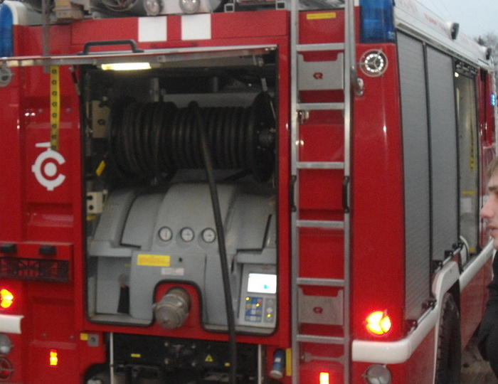 В Курске осколки БПЛА повредили частные дома и 2 автомобиля