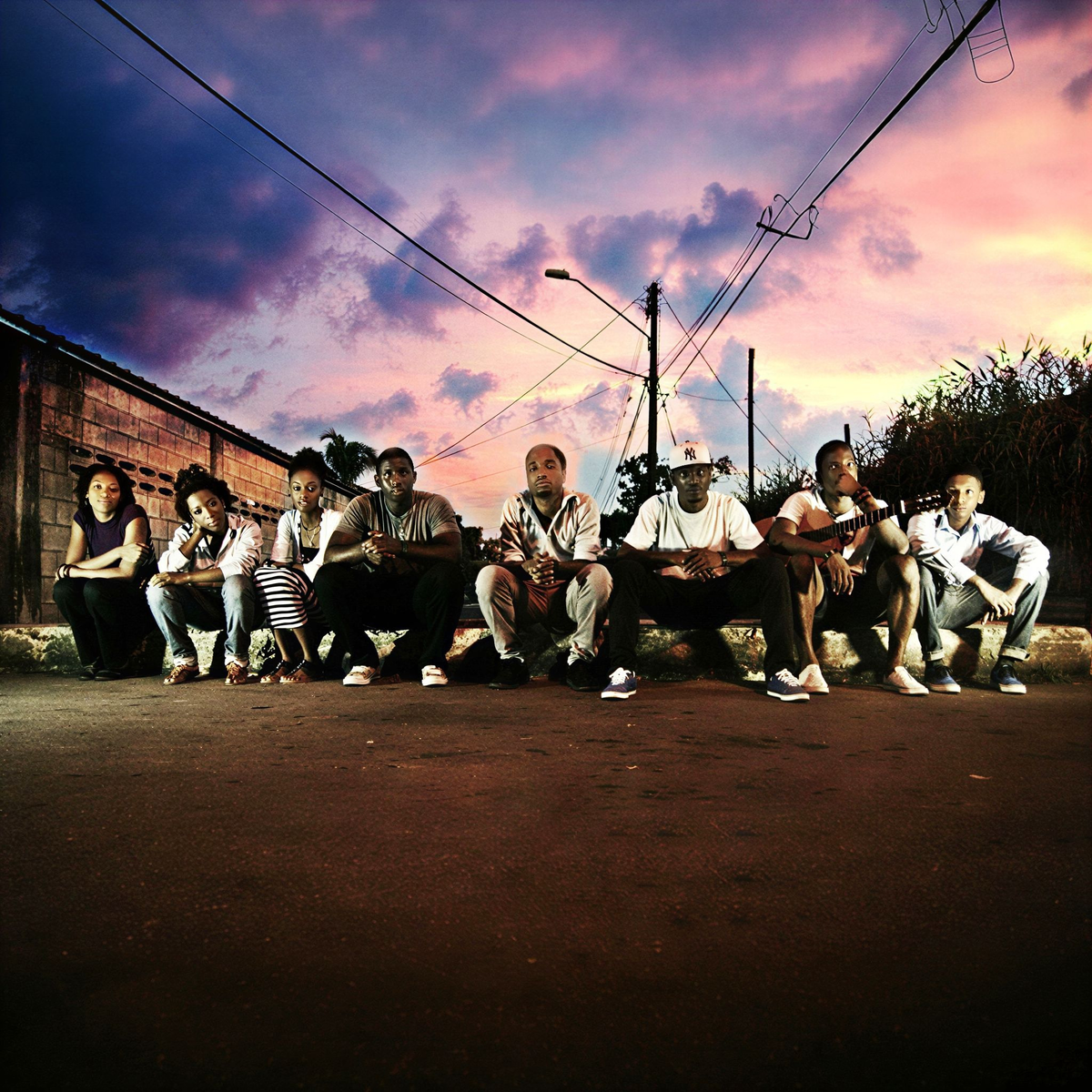 Тринидадская группа Firm Foundation Family, в которой поют девушки Стейси Льюис (Stacee), Саманта Мосес (Samantha Moses aka Sam) и Люба Уильямс (Lubia Williams aka Lubz)