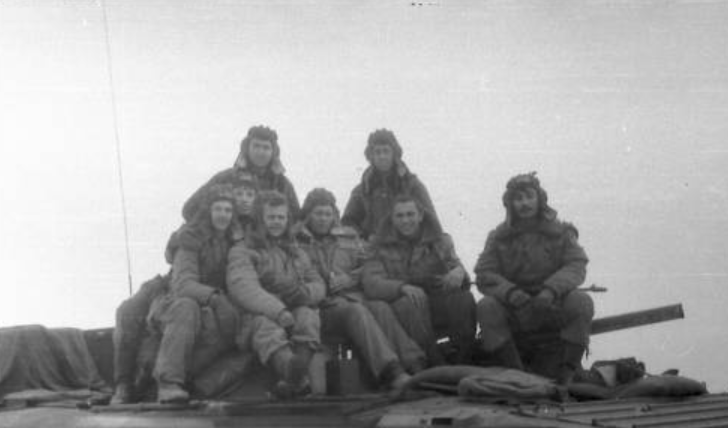 "Выдвигаешься вперед, занимаешь высоту и сдерживаешь духов, пока проходят основные силы": "пиджак"-пограничник о службе в Афганистане