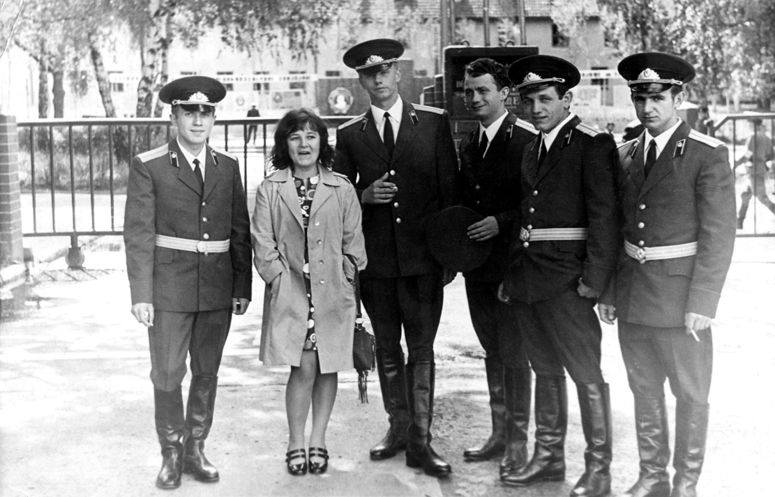 Лейтенанты!