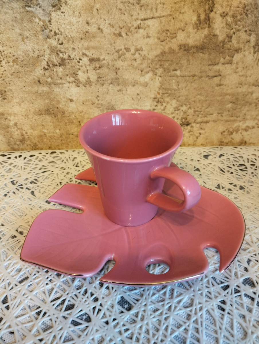 Ну красота же! Это моя первая покупка февраля. Заявлено как чайная, а по факту (объёму) - кофейная пара.