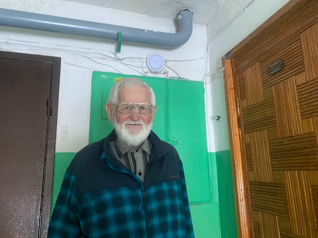 Юрий Тимофеевич благодарен слесарям АДС-05, что они быстро устранили причины аварии, предотвратив неизбежное короткое замыкание