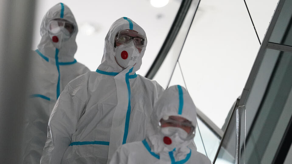     Двух человек госпитализировали в Подмосковье с подозрением на оспу обезьян ИЗВЕСТИЯ/Дмитрий Коротаев