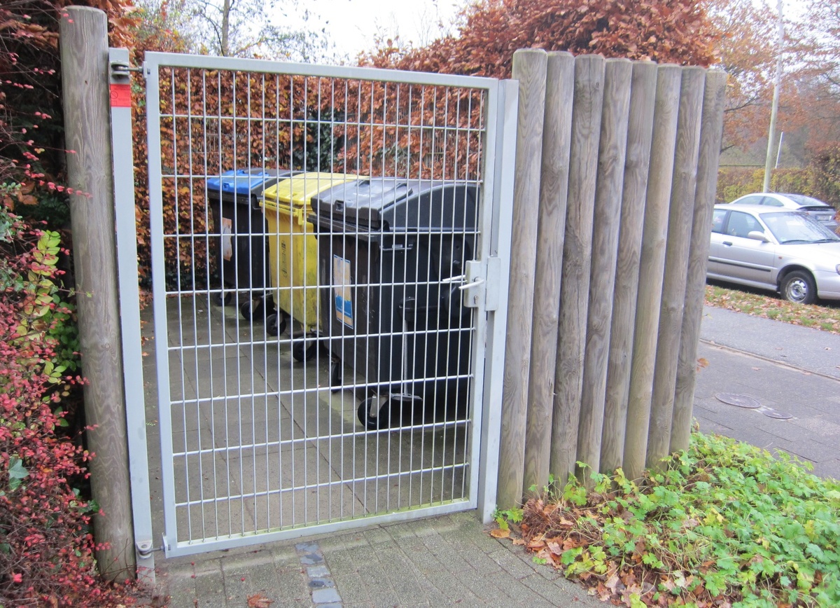 Мусор в Германии тоже может быть запрятан (из сети)