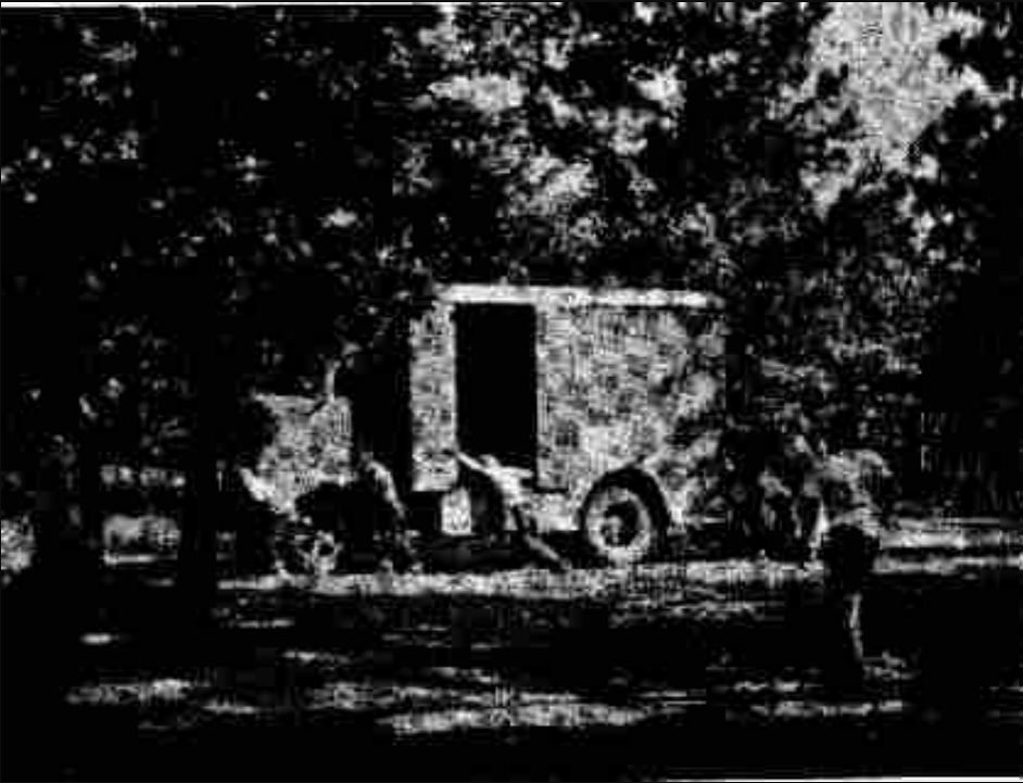 «Орлы» и «Гремучие змеи» вместе толкают грузовик с продуктами. Источник изображения: сайт https://yandex.by/images