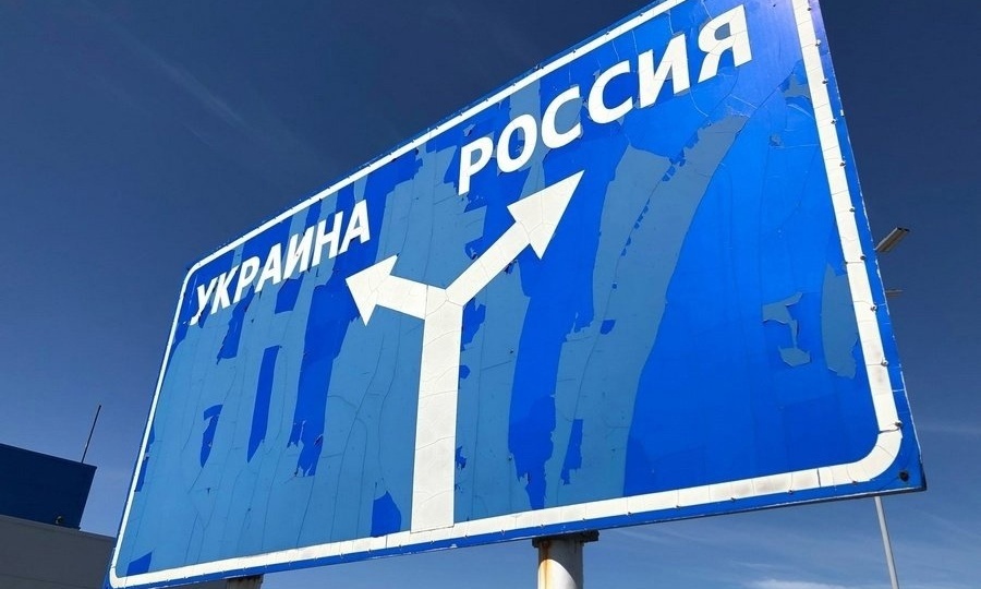 В Курской области беспилотник упал во дворе МКД, идет эвакуация людей