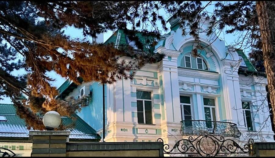 Утро в санатории "Источник" с видом на дачи с вековой историей. Ессентуки. Фото автора канала