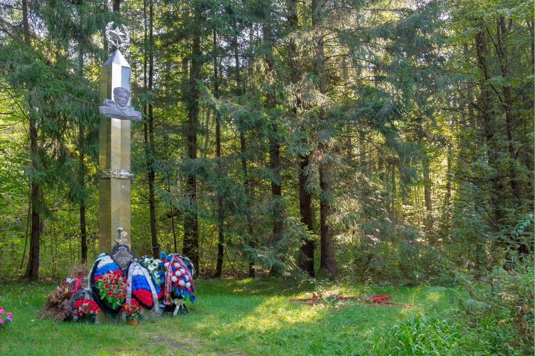 Памятник заместителю командира разведгруппы "Джек" Николаю Шпакову в Славском районе Калининградской области. Фото: фонд "Исток".