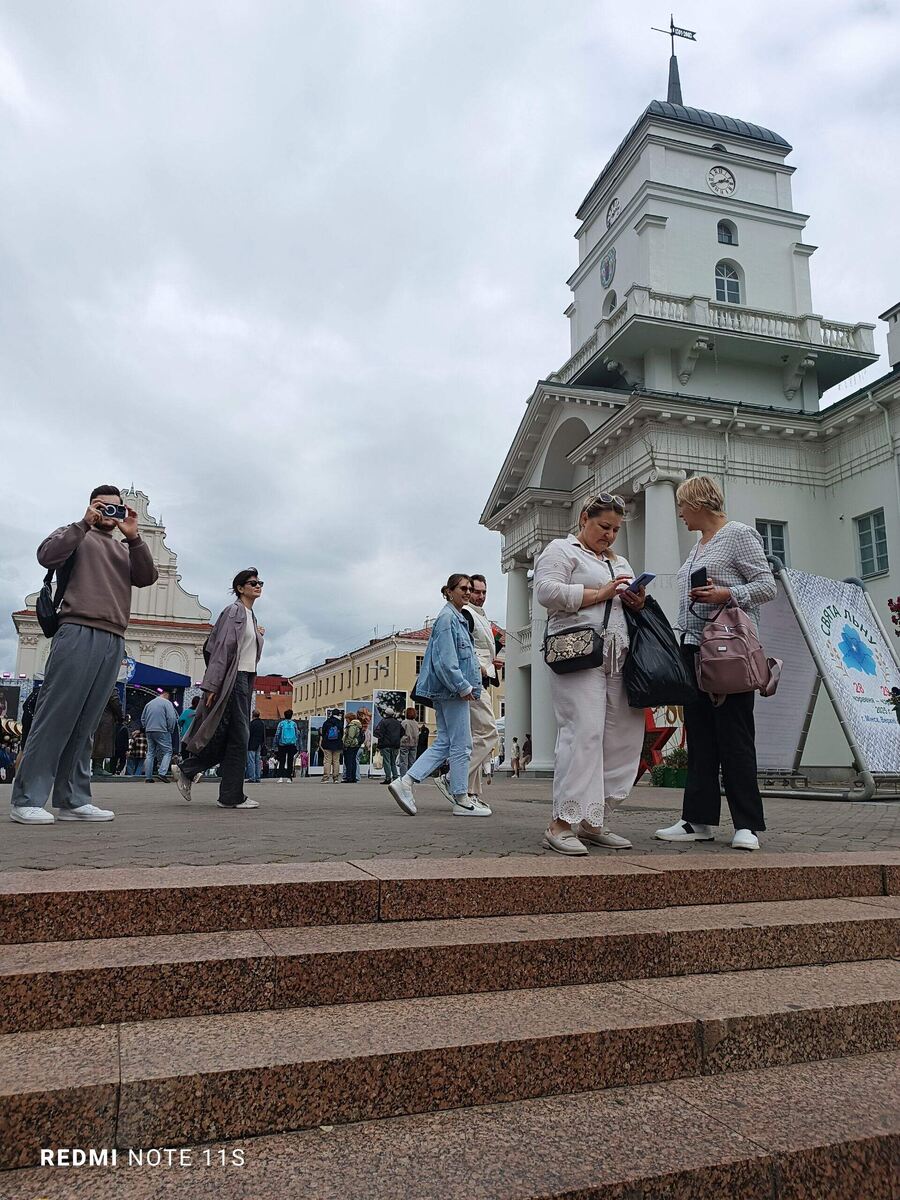 В Верхнем городе всегда оживленно.