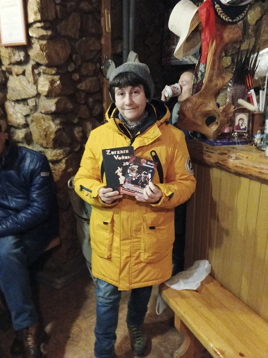 Фото с книгами. Фото Евгении Блинчик.