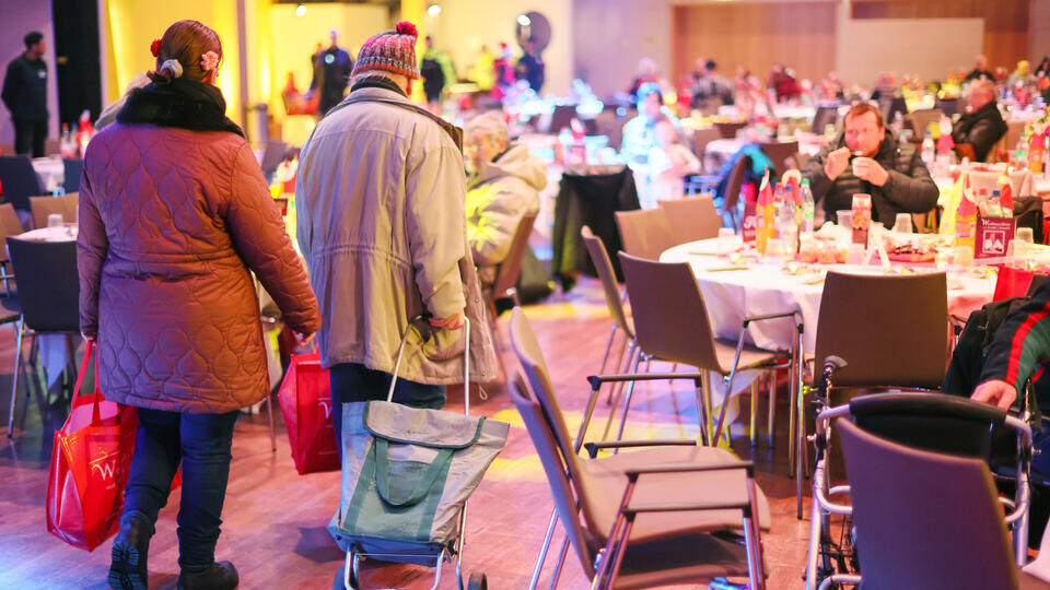 Очереди за едой и фольга для обогрева: жизнь в ЕС скатывается к позднему СССР