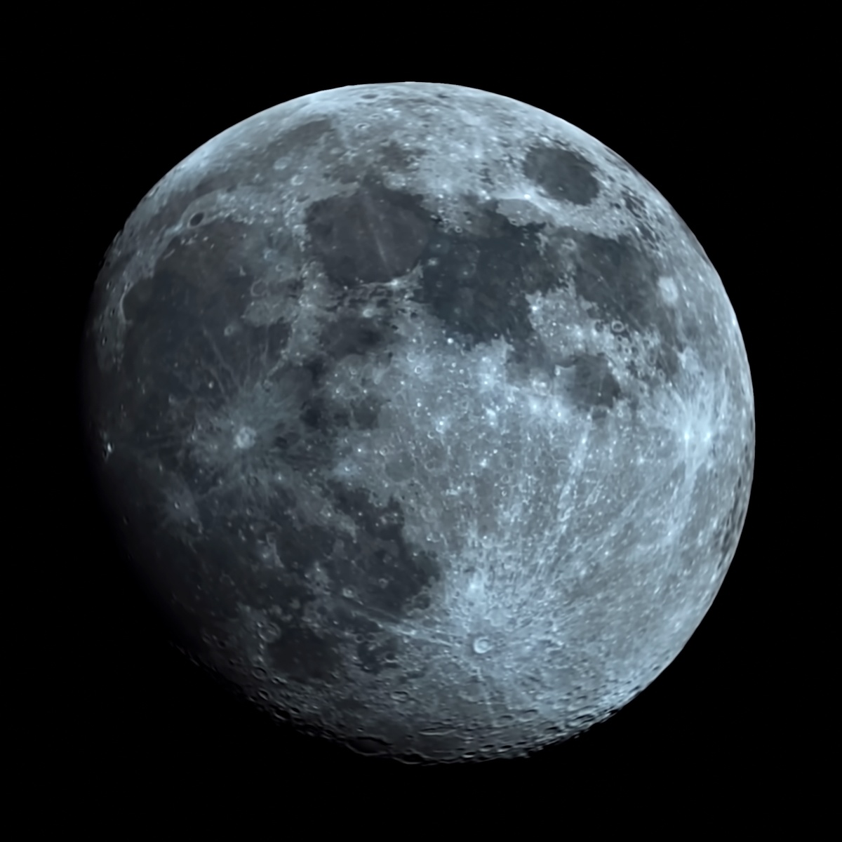 Луна вечером 30 января 2026 года, фото Леонида Еленина