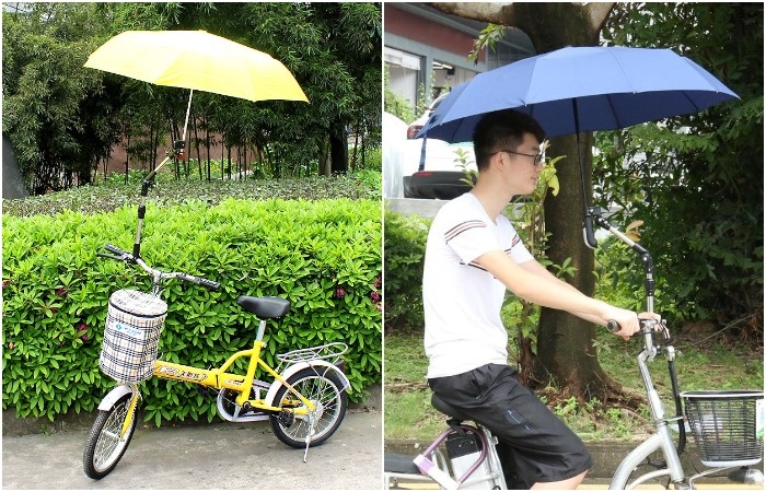 На руль крепится специальный держатель