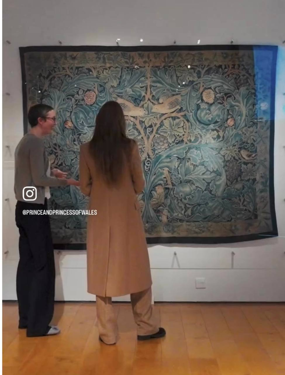 Принцесса Уэльская на выставке семьи Моррис в Винчестере