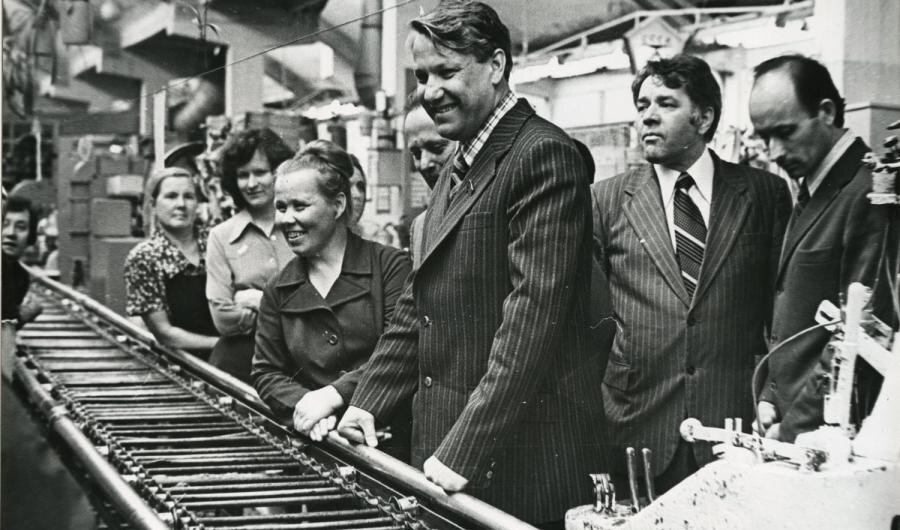   Борис Ельцин. На производстве. Свердловск. Фото: yeltsin.ru