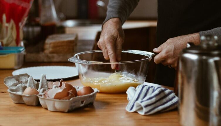    Как приготовить быстрый десерт в микроволновке? Фото: Sincerely Media on Unsplash