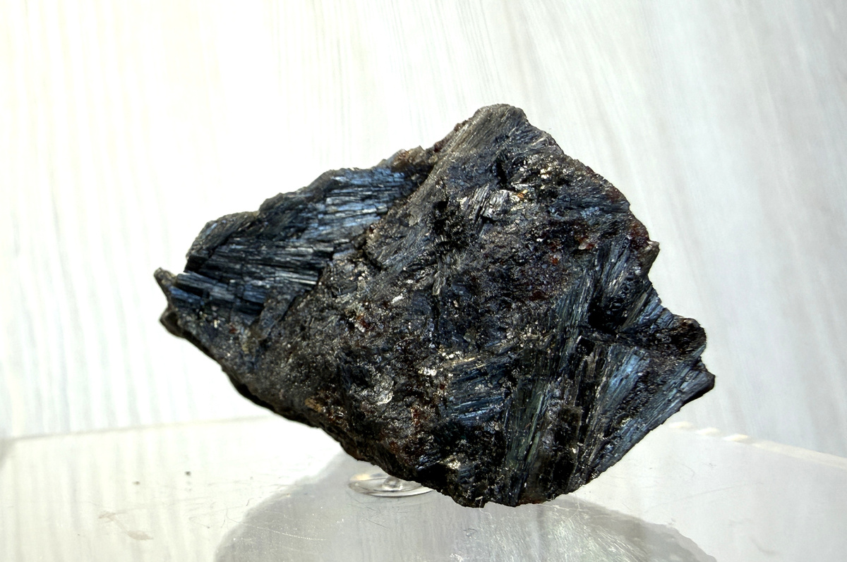 Необработанный нуумит  из моей коллекции