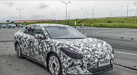 Фото с теста автомобиля