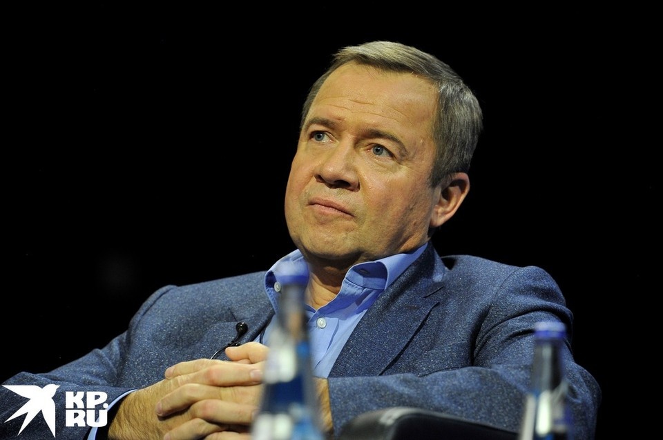    Бывший глава администрации Бориса Ельцина Валентин Юмашев Алексей БУЛАТОВ