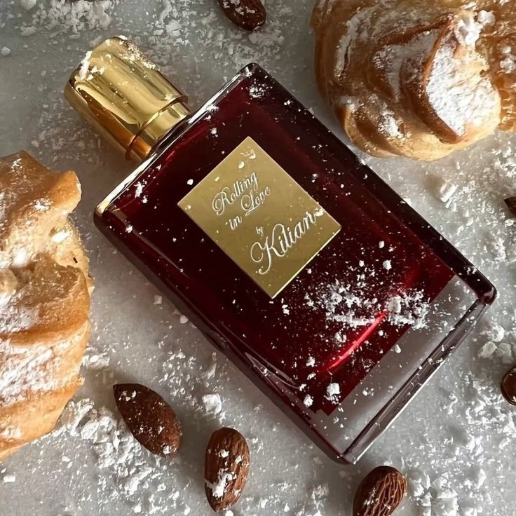 2019. Парфюмер: Pascal Gaurin. Верхние ноты: Миндальное молочко и Амбретта; средние ноты: Ирис, Фрезия, Гелиотроп, Малина, Гедион и Пион; базовые ноты: Ваниль, Тубероза, Бобы тонка, Мускус , Лактоны и Карамель. 