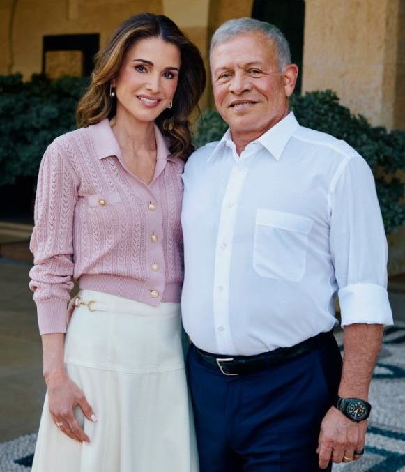 Все фото королевской семьи из социальных сетей её членов