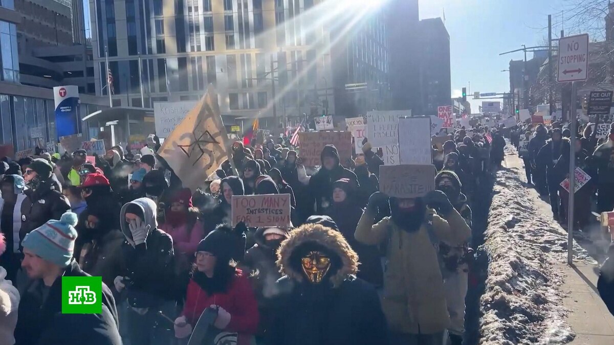   Тысячи американцев вышли на митинги против Иммиграционной и таможенной службы