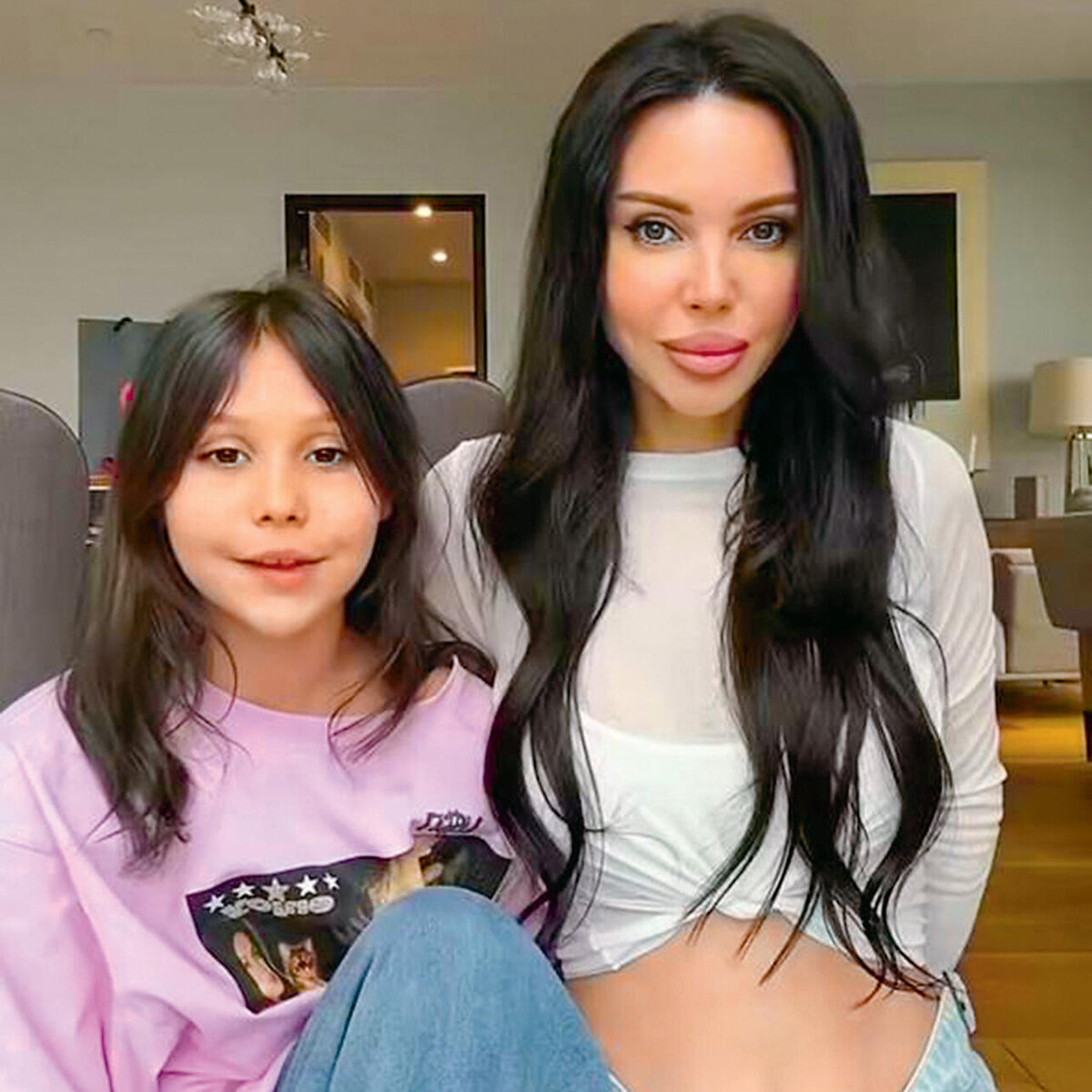    Оксана Самойлова с дочкой Леей Соцсети Оксаны Самойловой