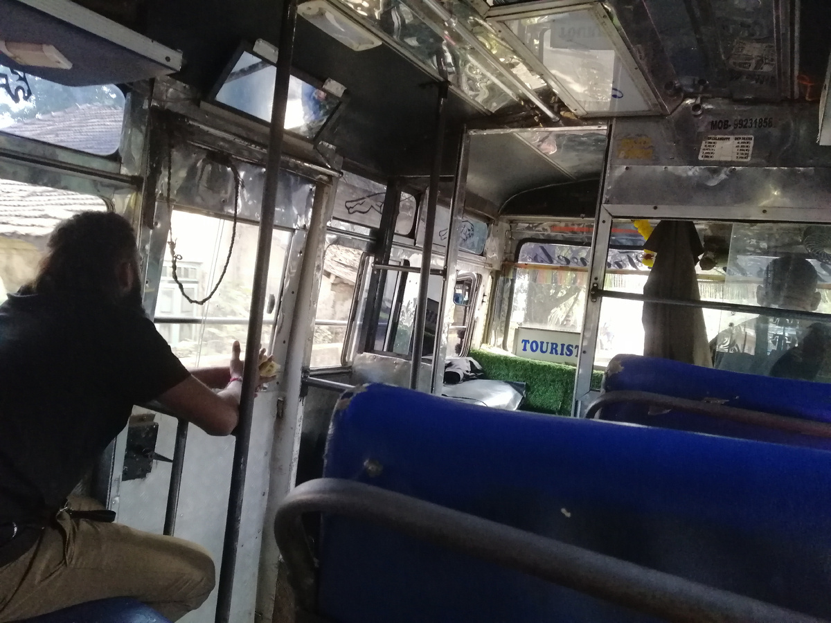 Типичный гоанский автобус (изнутри). Все фото в данной статье сделаны Автором 31.01.2026