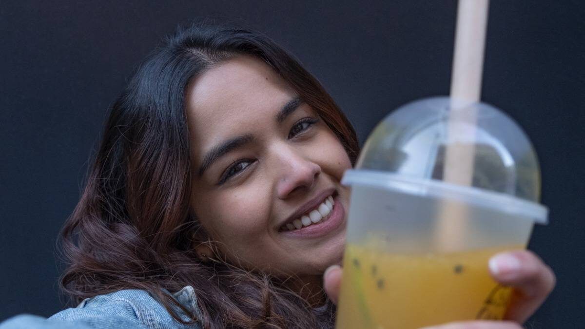    Бабл-ти популярен у молодежи благодаря яркому виду, разнообразию вкусов и продвижению в соцсетях / Фото: Shutterstock