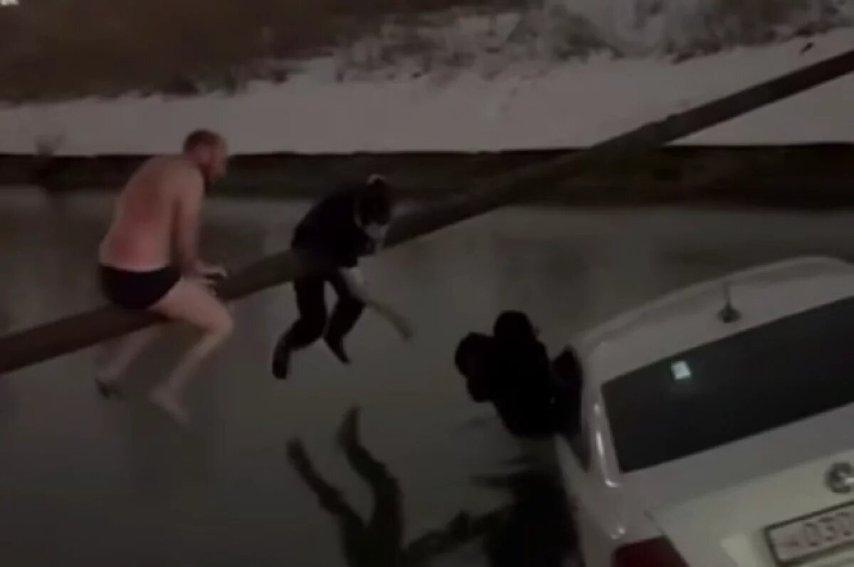    Житель Махачкалы познакомился с отцом спасенного им ребенка из ледяной воды