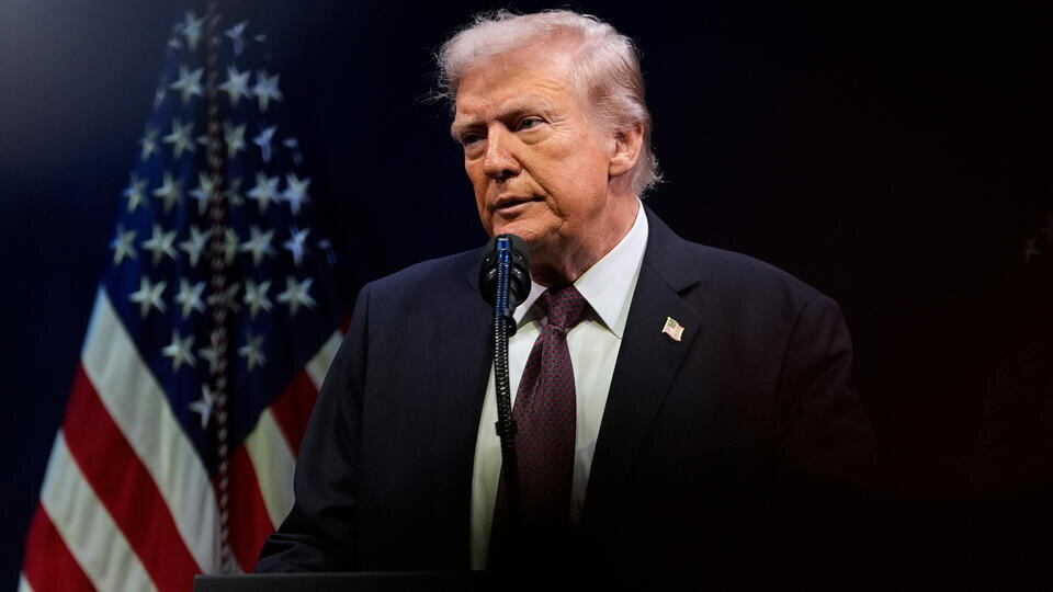     Трамп: Иран ведет серьезные переговоры с США Alex Brandon/AP/TASS