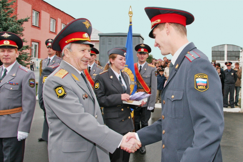 Генерал - майор Игорь Петрович Маров. Город Тюмень. 2006 г. Фото из интернета.