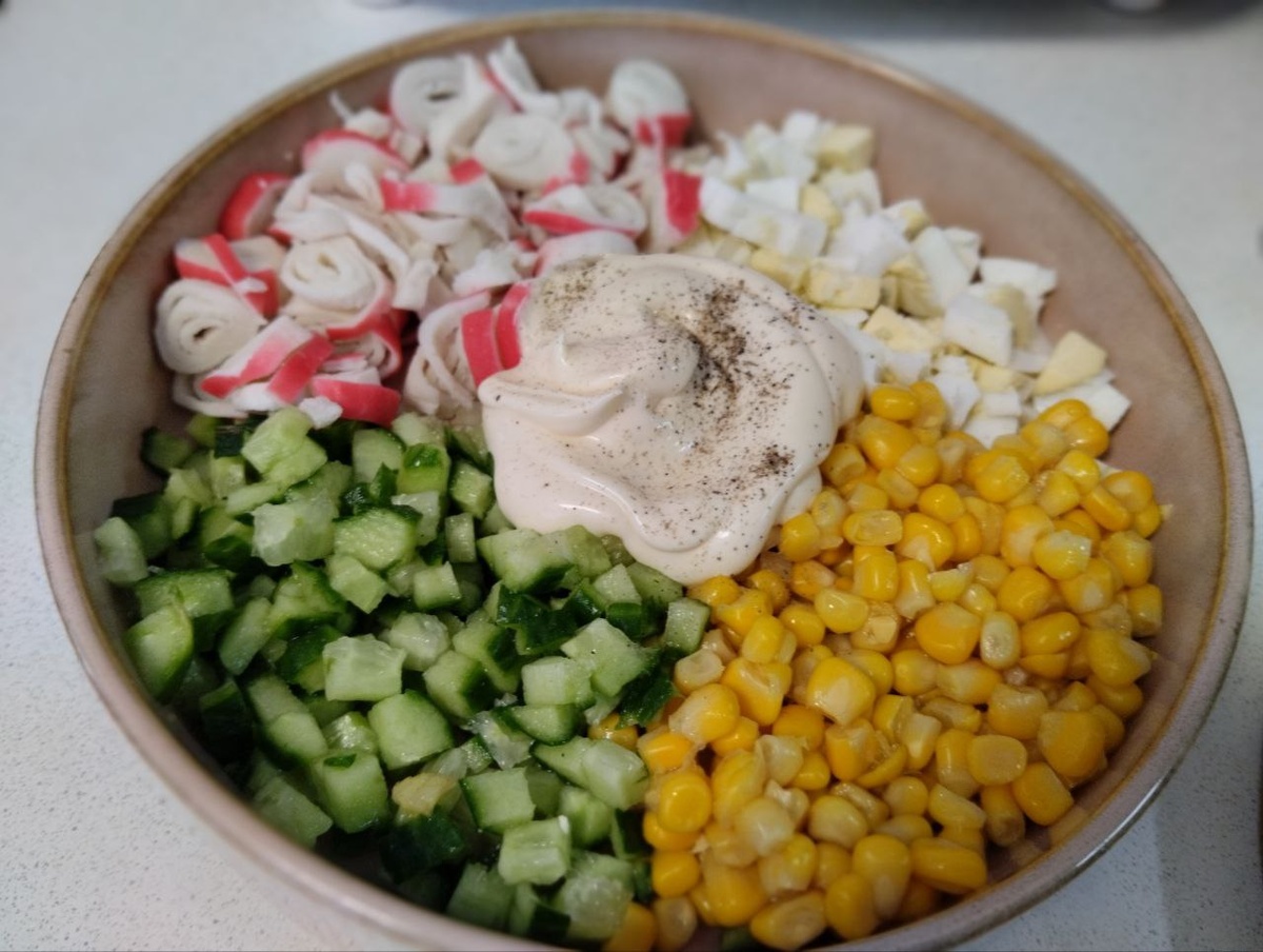 Салат с крабовыми палочками