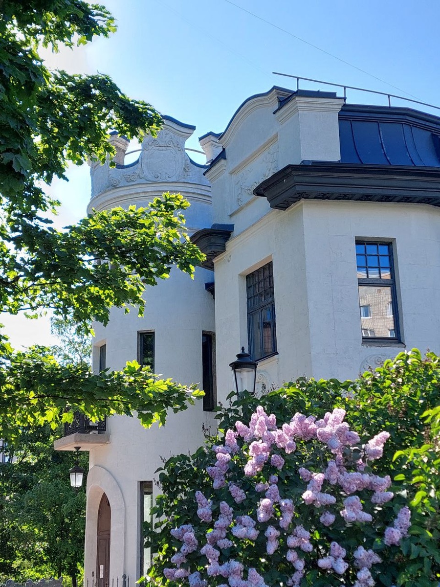 Особняк Котлова в Санкт-Петербурге. Фото автора. →